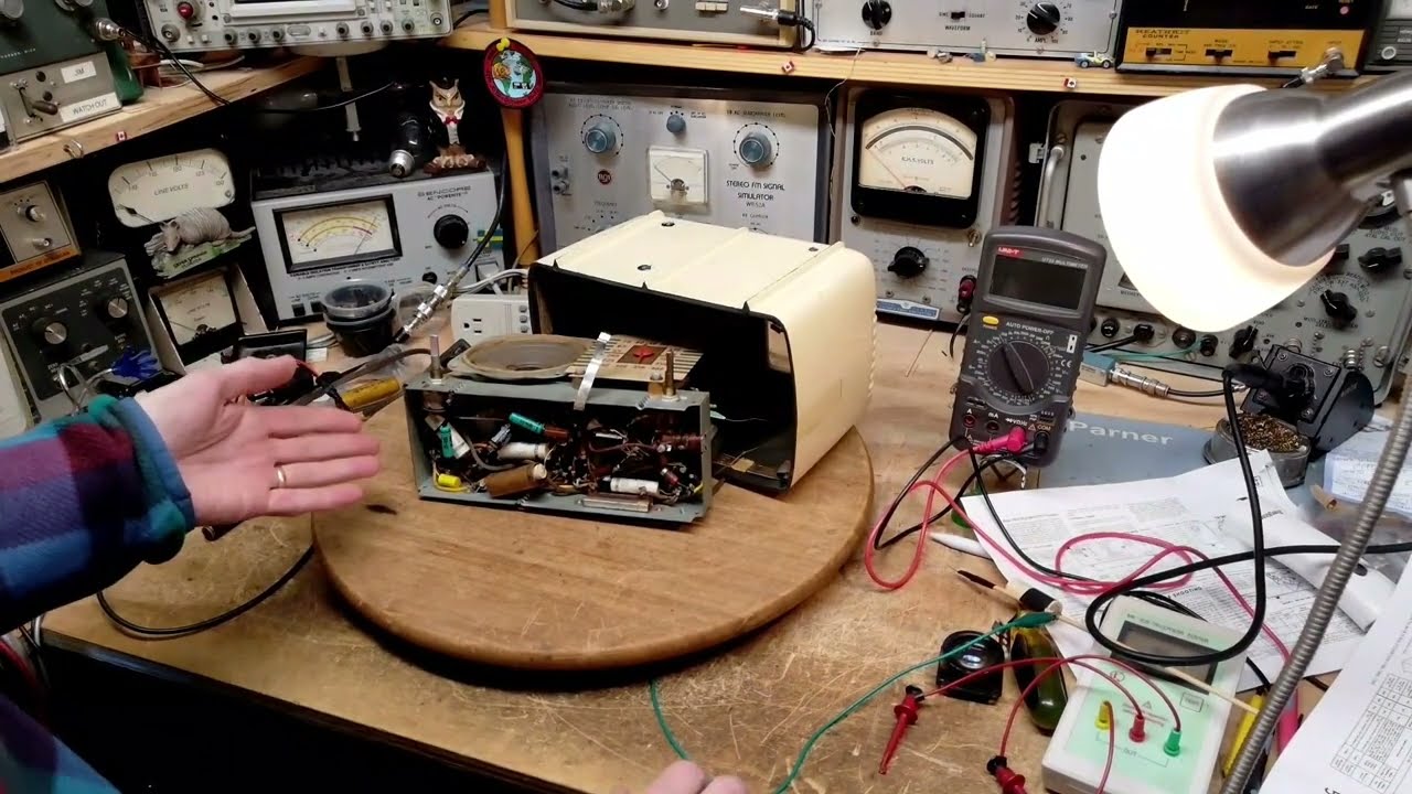 Видео №5 о ламповом радиоприемнике Canadian Philco #57 - Тестирование ламп