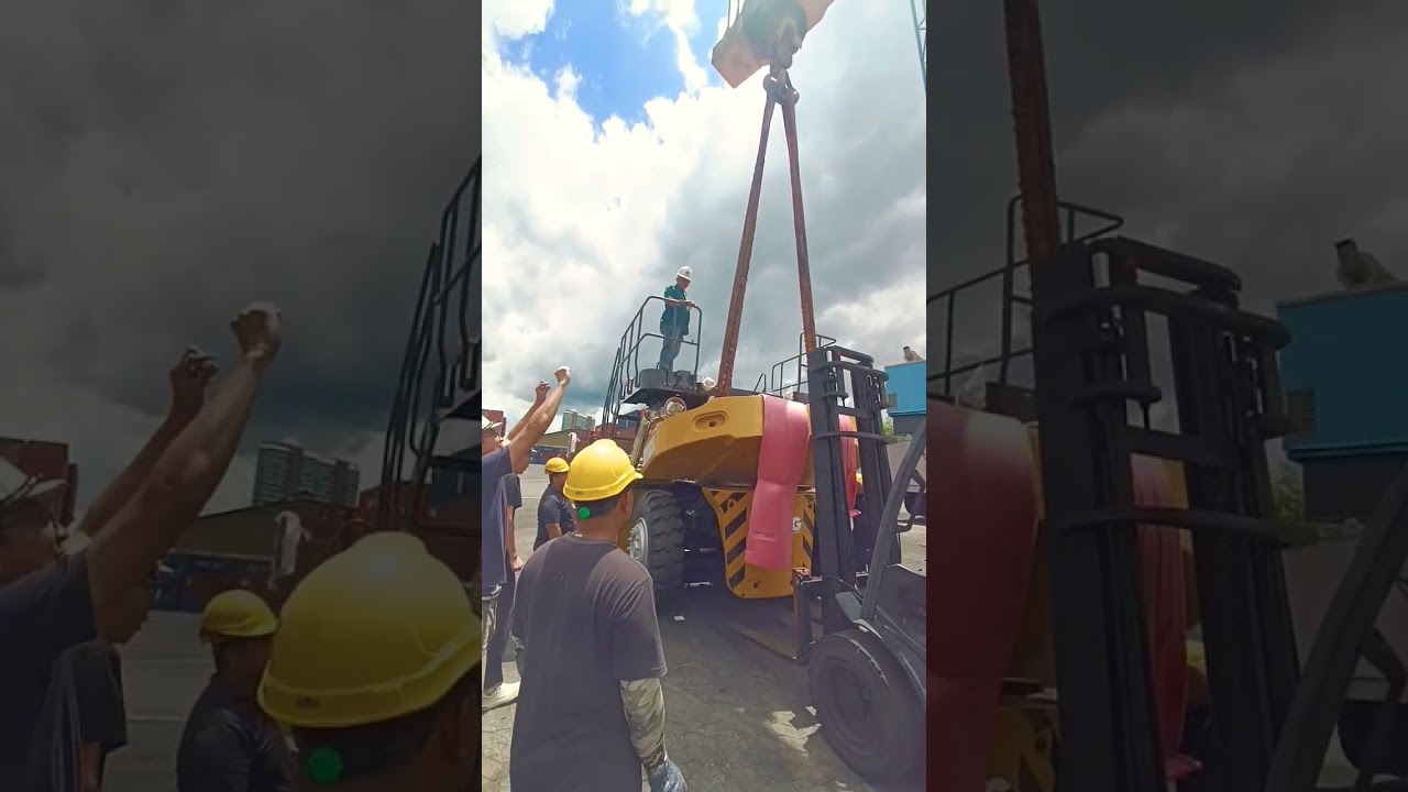 Port Equipment Maintenance | XCMG Heavy Machinery Repair & Lifting Operation