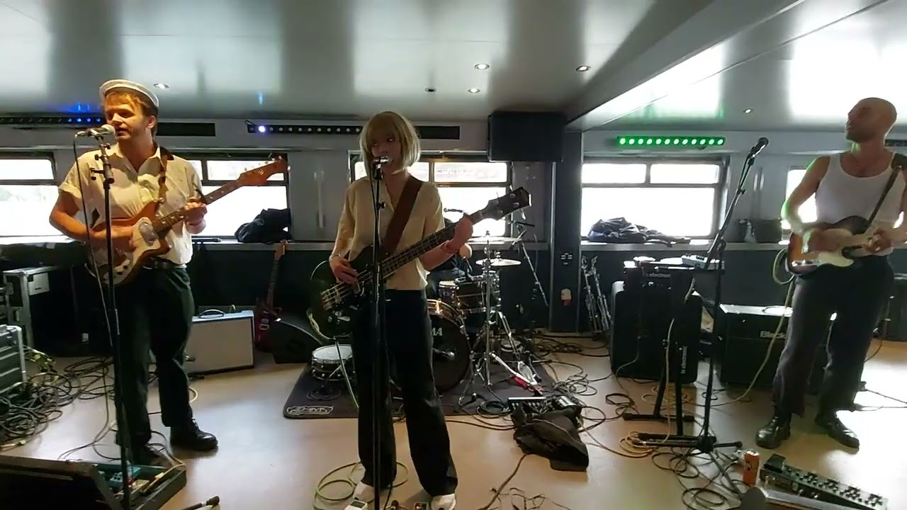 Divorce - Checking Out.  Band on a Boat.  Left of the Dial, Rotterdam. 22 October 2022