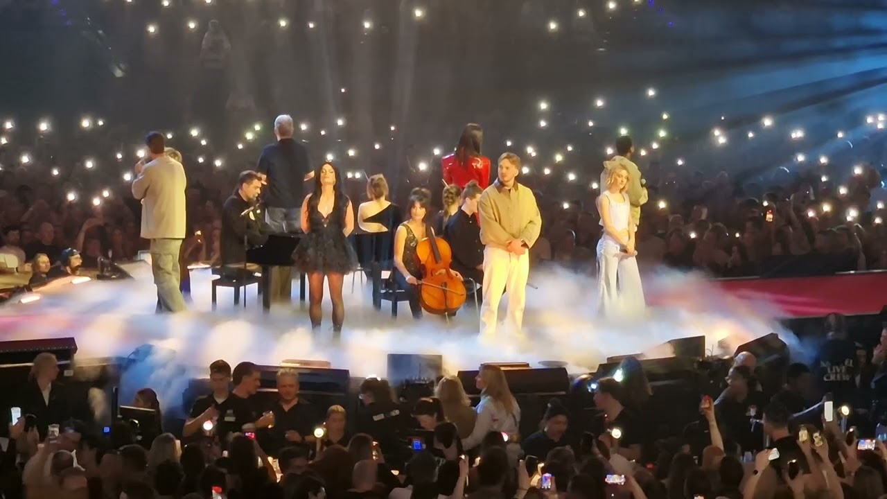 indrukwekkende eerbetoon aan Emma Heesters en Manuela Kemp  VVAL