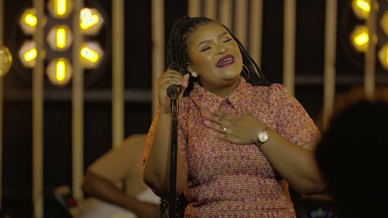 Futhi Mhlongo - Ucabanga Ngami