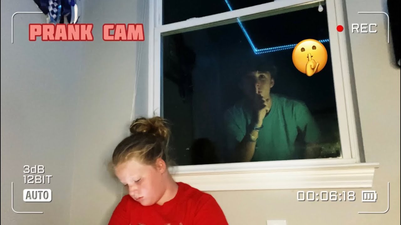 THERE’S SOMEONE ON THE BALCONY!(prank)