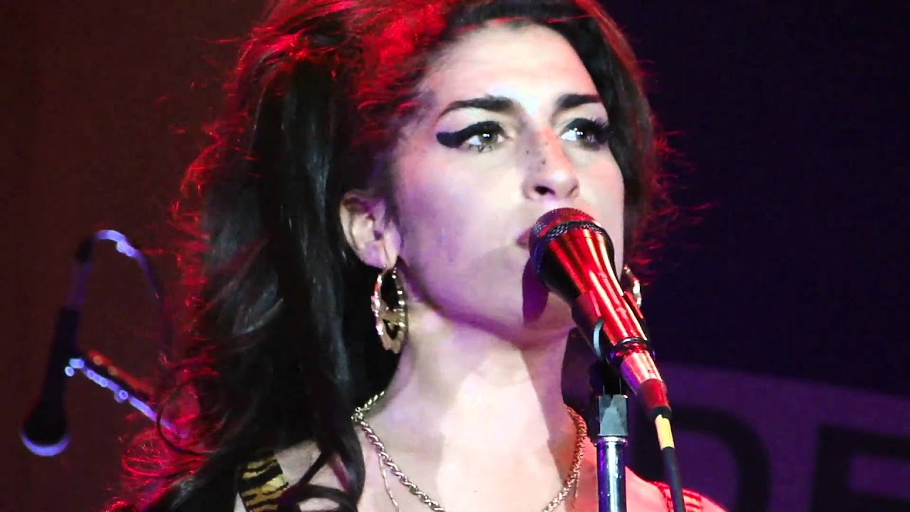 AMY WINEHOUSE - LIVE IN RIO -  Tears Dry On Their Own