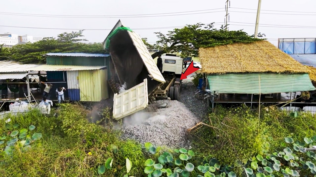 Unexpected! New First Start New Project Land Filling Up Deep Pond Bulldozer SHANTUI, Dongfeng Truck