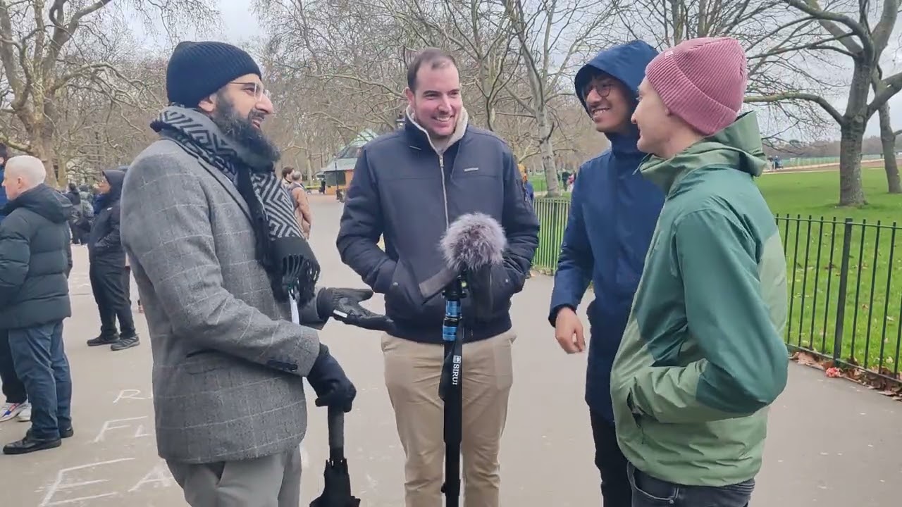 “Visitors SHOCKED by the Miracle of the Qur’an | Speakers’ Corner”| @smiletojannah 