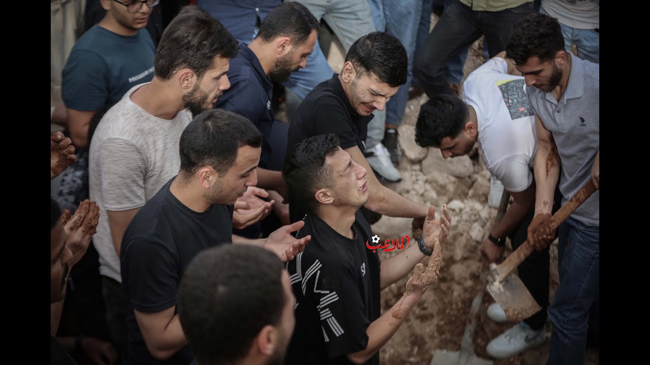 بالدموع .. جموع غفيرة تشيع المشجع الفيصلاوي علي بني صخر إلى مثواه الأخير