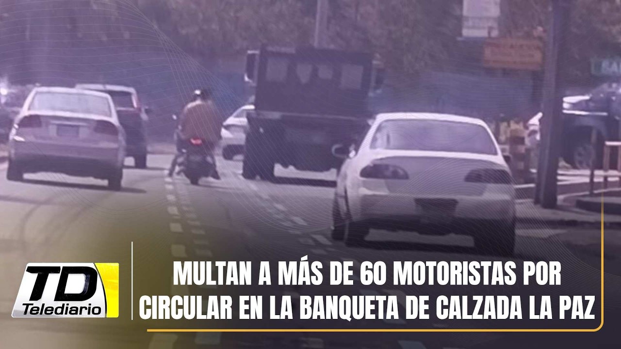 Multan a más de 60 motoristas por circular en la banqueta de Calzada La Paz