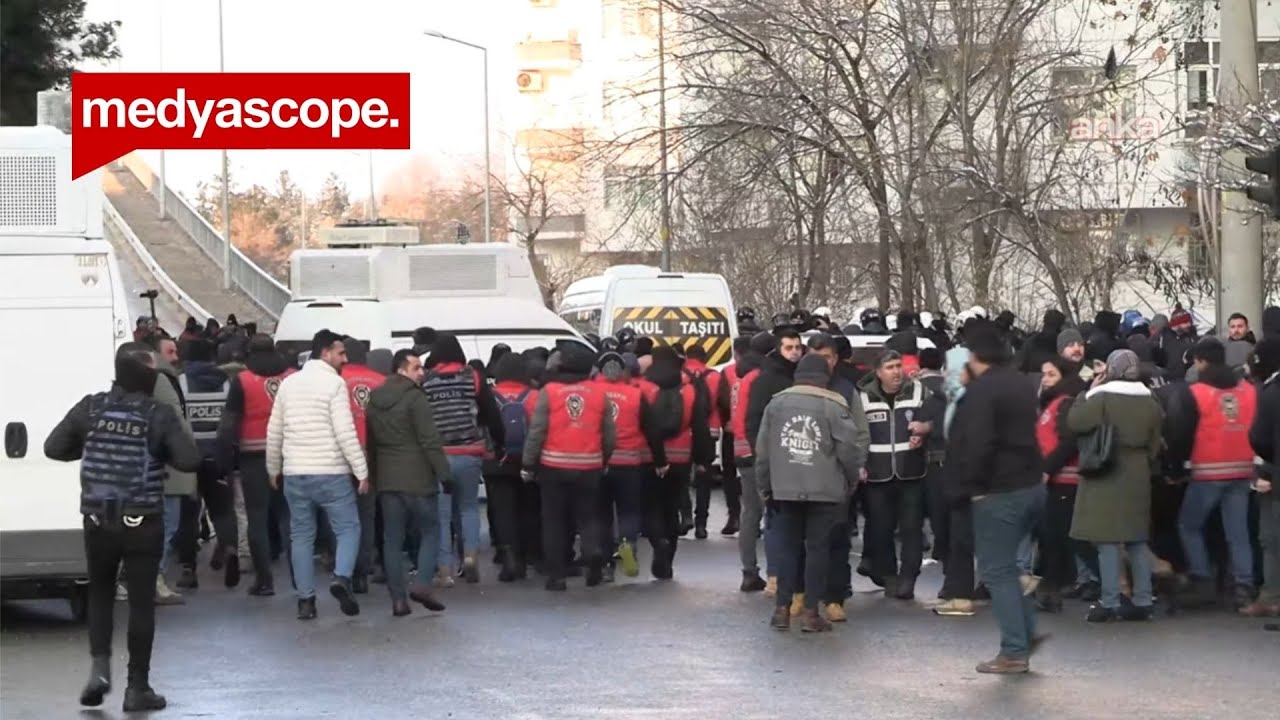 Diyarbakır’da Suriye protestosuna polis müdahalesi | Dağkapı'ya yürüyüşe izin verilmedi #CANLI