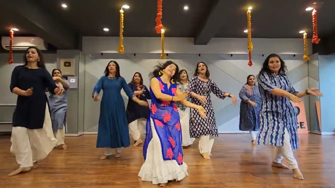 BARSO RE MEGHA/ AISHWARYA RAI/ BOLLYWOOD/ BAARISH DANCE/ RAIN DANCE/ RITU'S SURAT