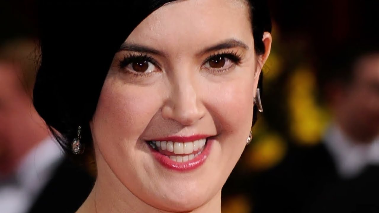 Phoebe Cates’ Leaves Nothing to the Imagination — Try Not to Gasp!