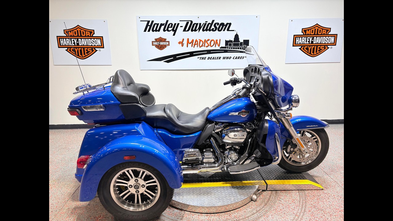 2024 FLHTCUTG Harley-Davidson® Tri Glide® Ultra Blue Burst 851502T