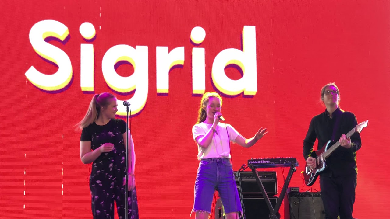 Sigrid - Go to War - Live at Coachella 2018 - Weekend 1