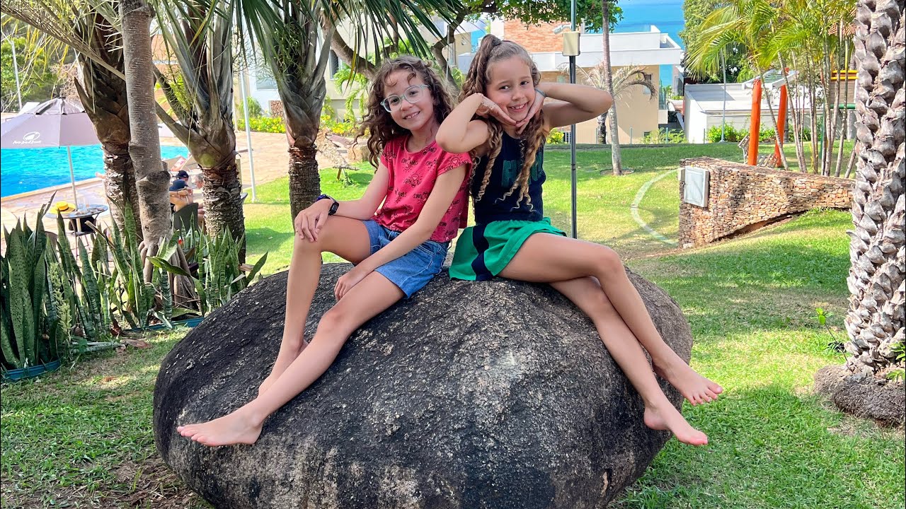 Brincando com minha prima Livia e minha amiga Cloe @mundodavivioficial @MariaClaraeJP