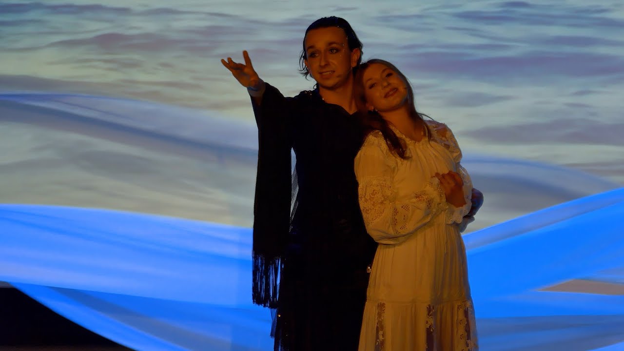 Mitų šviesa Visagino scenoje: miuziklas „Eglė žalčių karalienė“ – jauno talento dovana miestui.