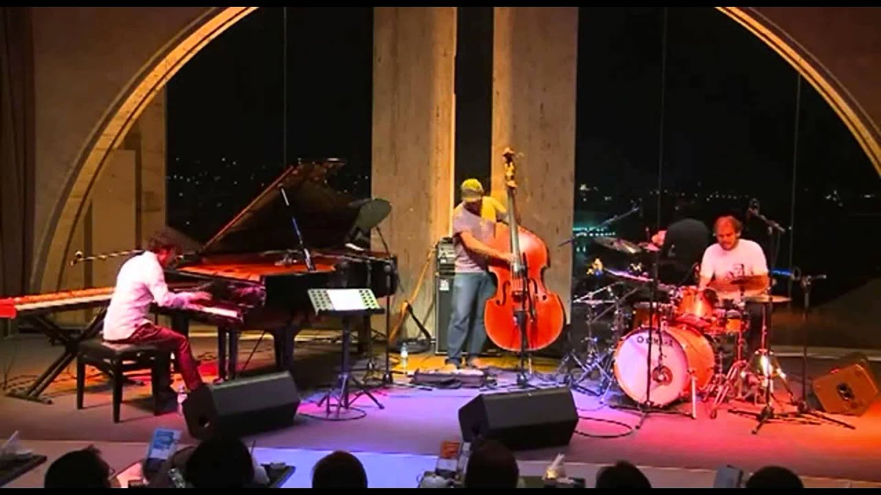 Tigran Hamasyan Trio 