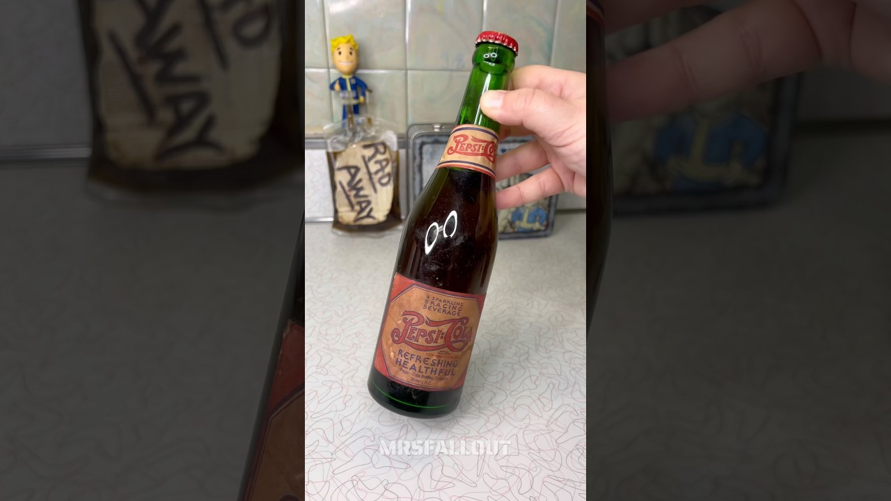 Opening 1930’s Bottle of PEPSI and comparing to modern soda!