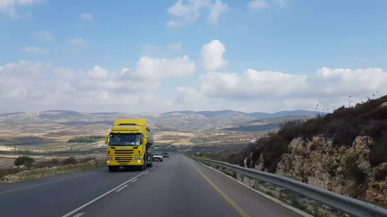 الطريق بين نابلس و طولكرم
