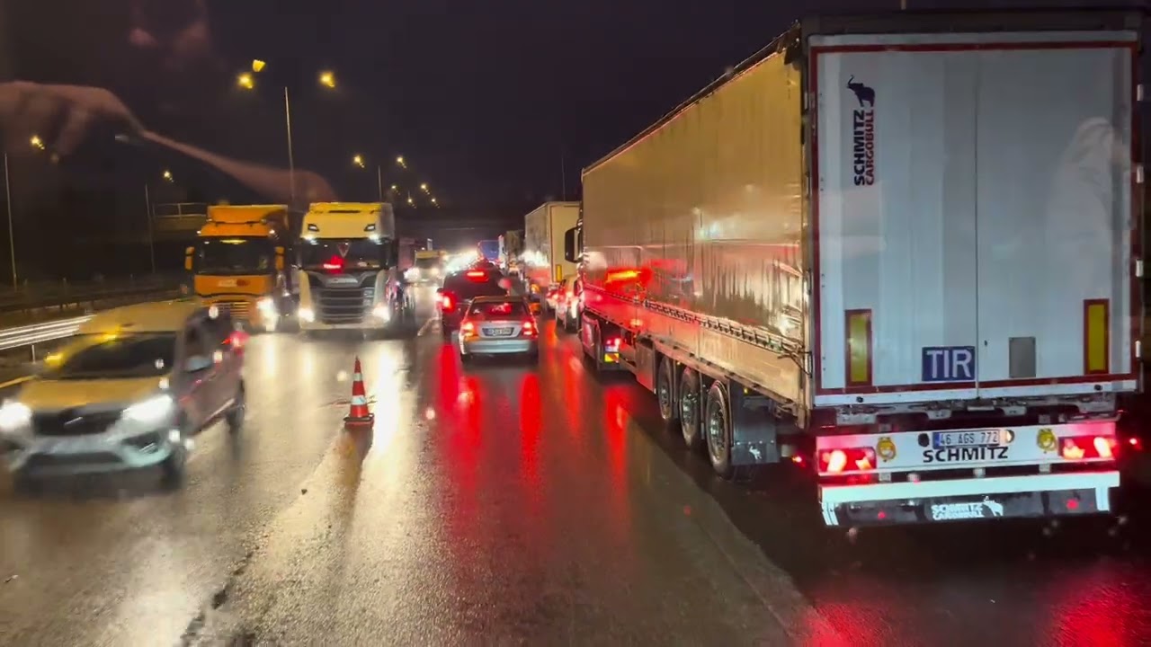 KAYNAŞLIDA YOLDA KALDIK UYANIKLIK HERZAMAN İYİ DEĞİL BU YOLLARA NE OLUYOR