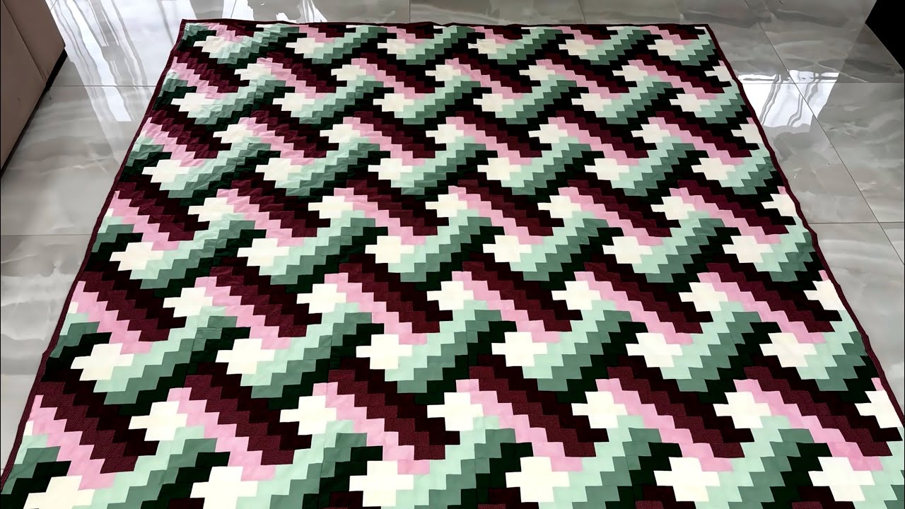 Acredite!! utilizei apenas faixas e fiz essa linda colcha  em patchwork, venha aprender