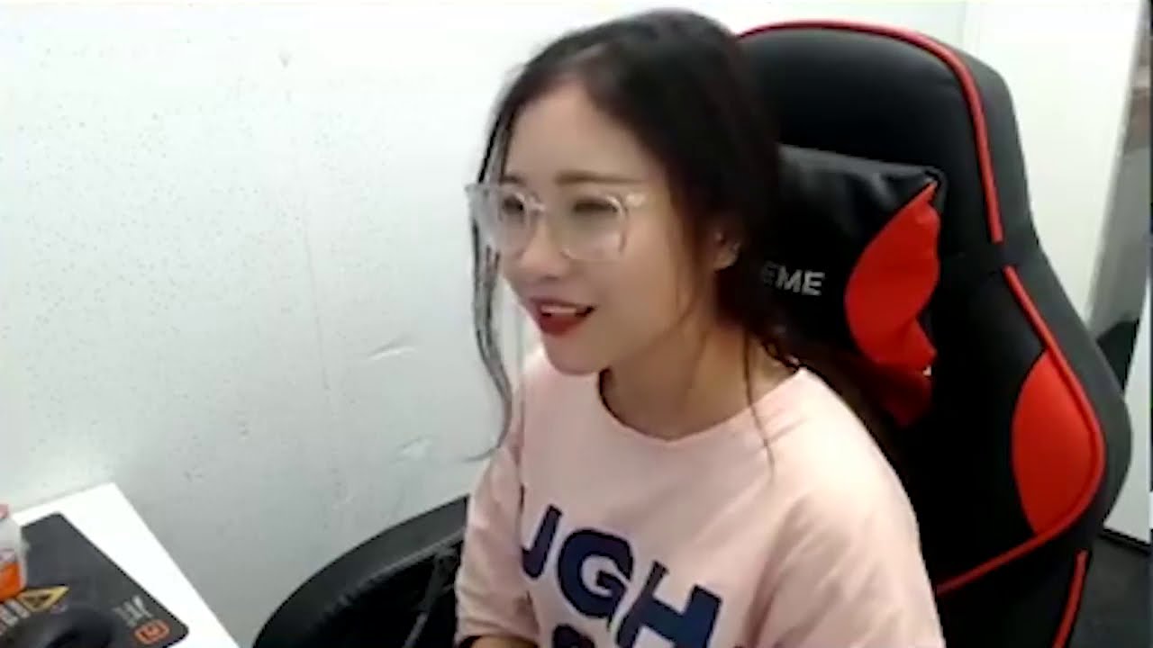 Nắng kể chuyện lần đầu được anh ViruSs donate 21k sao