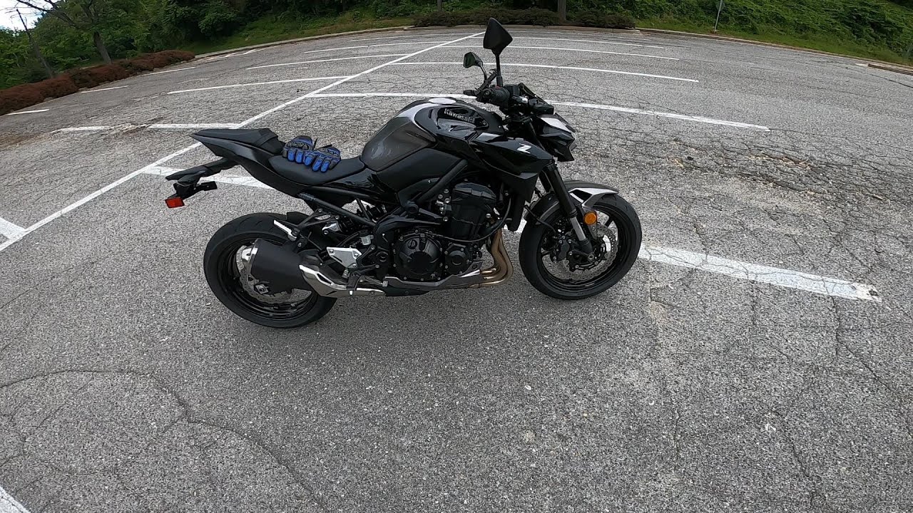 2023 Kawasaki Z900 | Walk Around and Start up