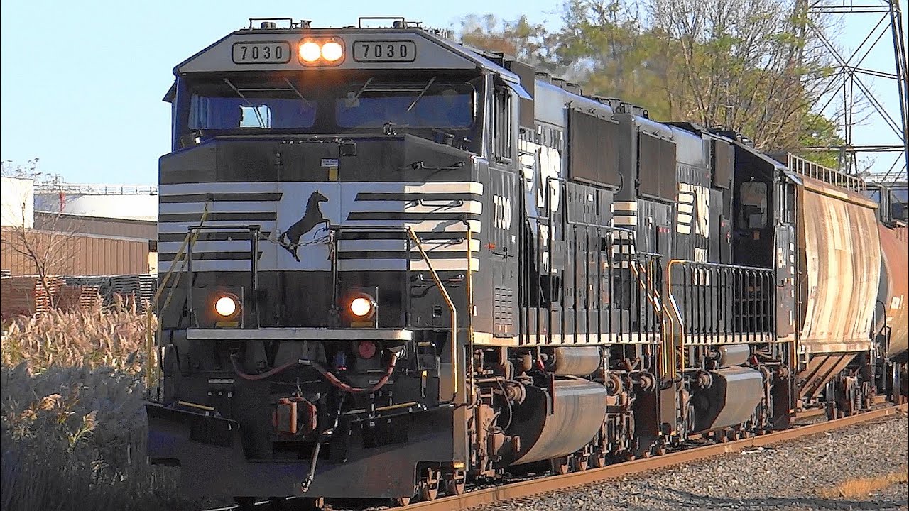 Pair of NS EMD SD60E's On Wilmington Train