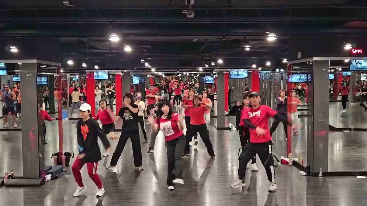 PSYCHO  (  BABYMONSTER  ) 站前  培雅