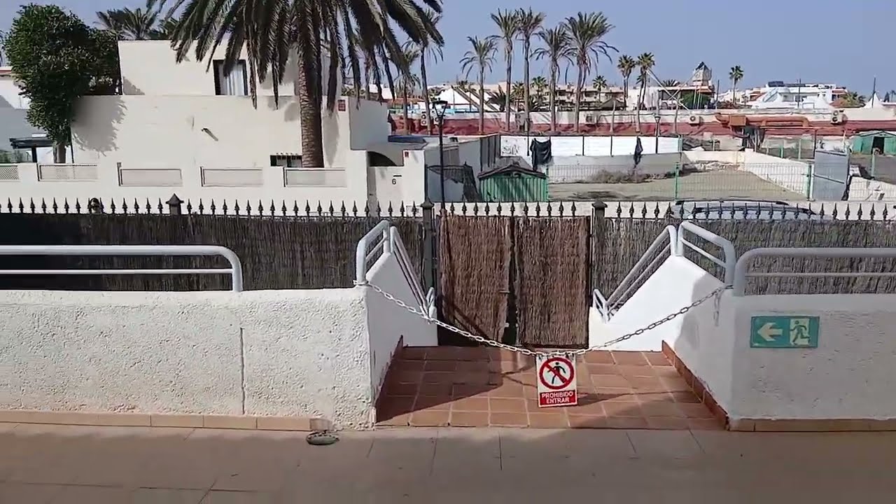 Fuentepark apartments Corralejo Fuerteventura.  A look around the back