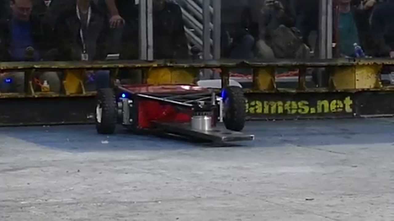 RoboGames 2015 fight - Last Rites vs Ragin Scotsman