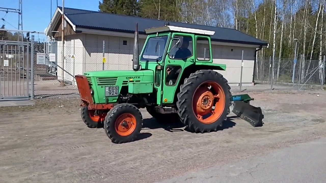 Klaravik.se - Traktor med tillbeh&ouml;r Deutz 5206