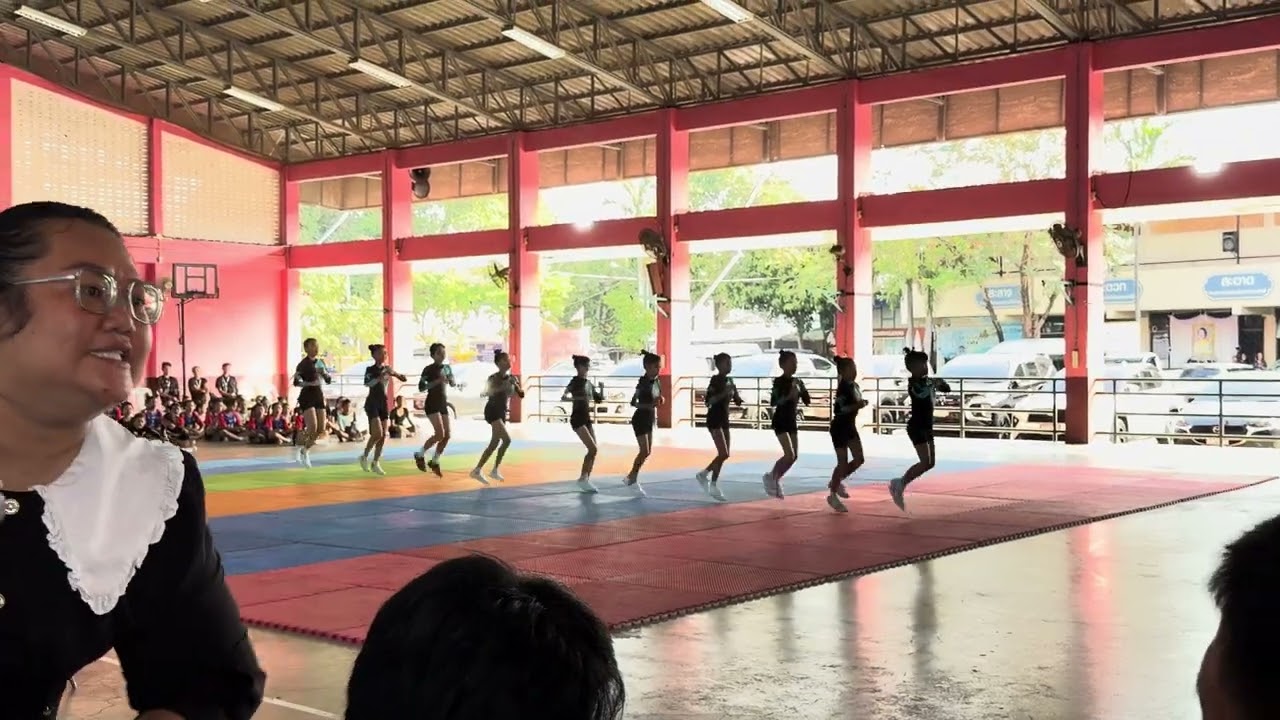แอโรบิก ศิลปหัตกรรม 73 โรงเรียนบ้านบึง ศรีราชา (คลิป 2)