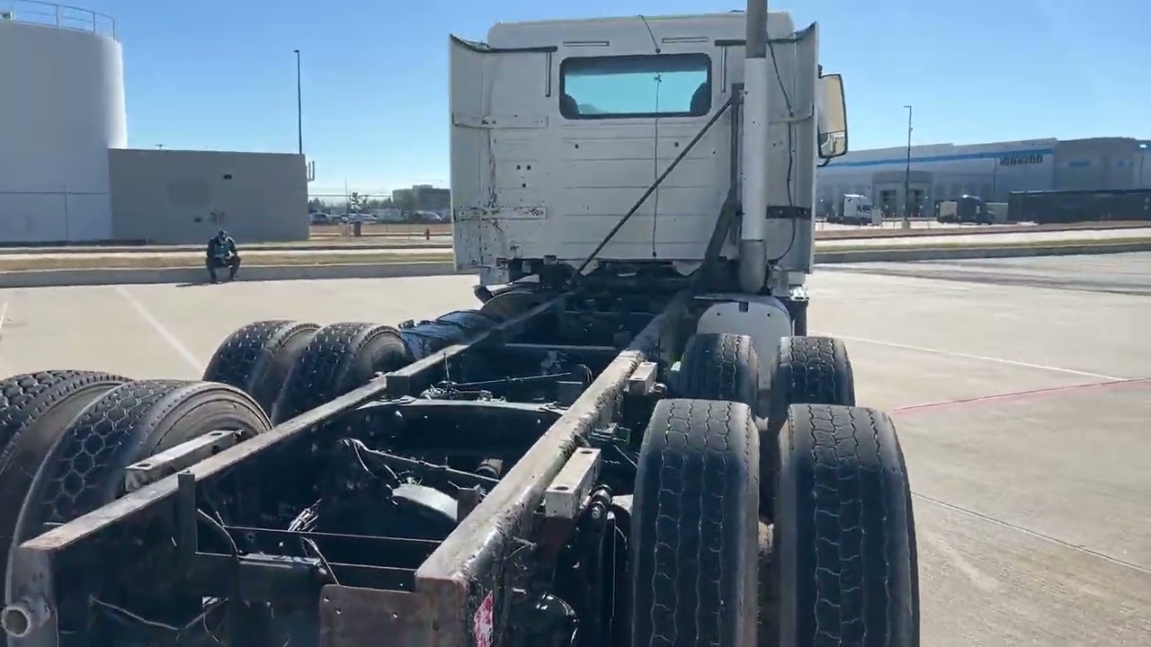 2012 VOLVO VNL64T300 For Sale