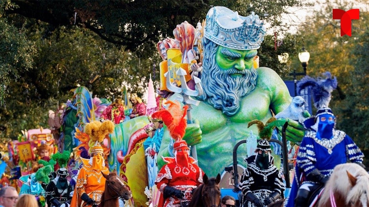 King of Carnival leads Rex parade during Mardi Gras | Telemundo English