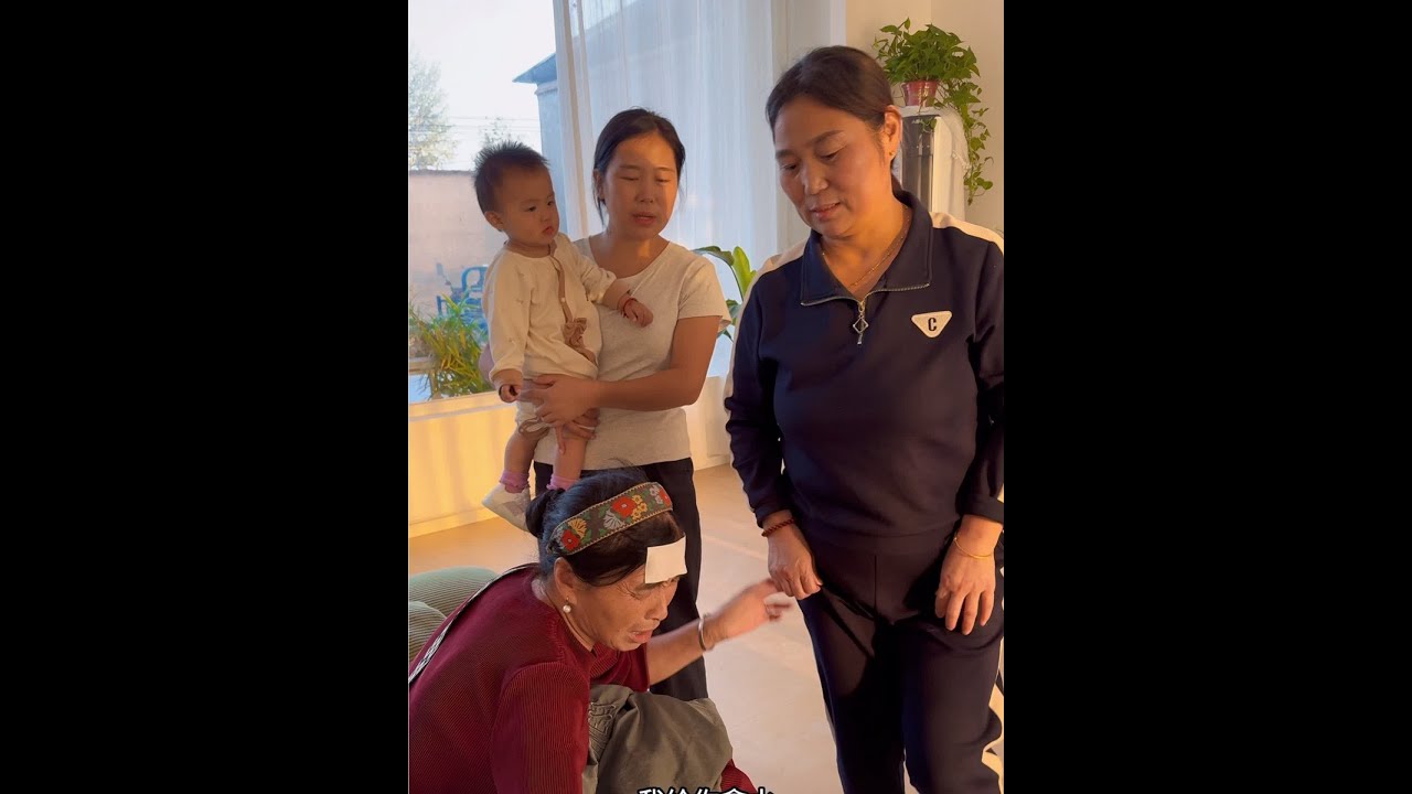 今天娘家妈妈给我送来了一盆羊肉汤，婆婆发烧了一下午了 明天带她去检查一下…❤️ #记录真实生活 #我的乡村生活 #婆媳 @抖音小助手 @DOU+小助手