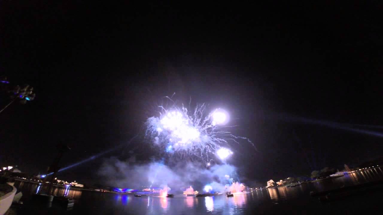IllumiNations: ROE with Holiday Finale at Epcot (2014)