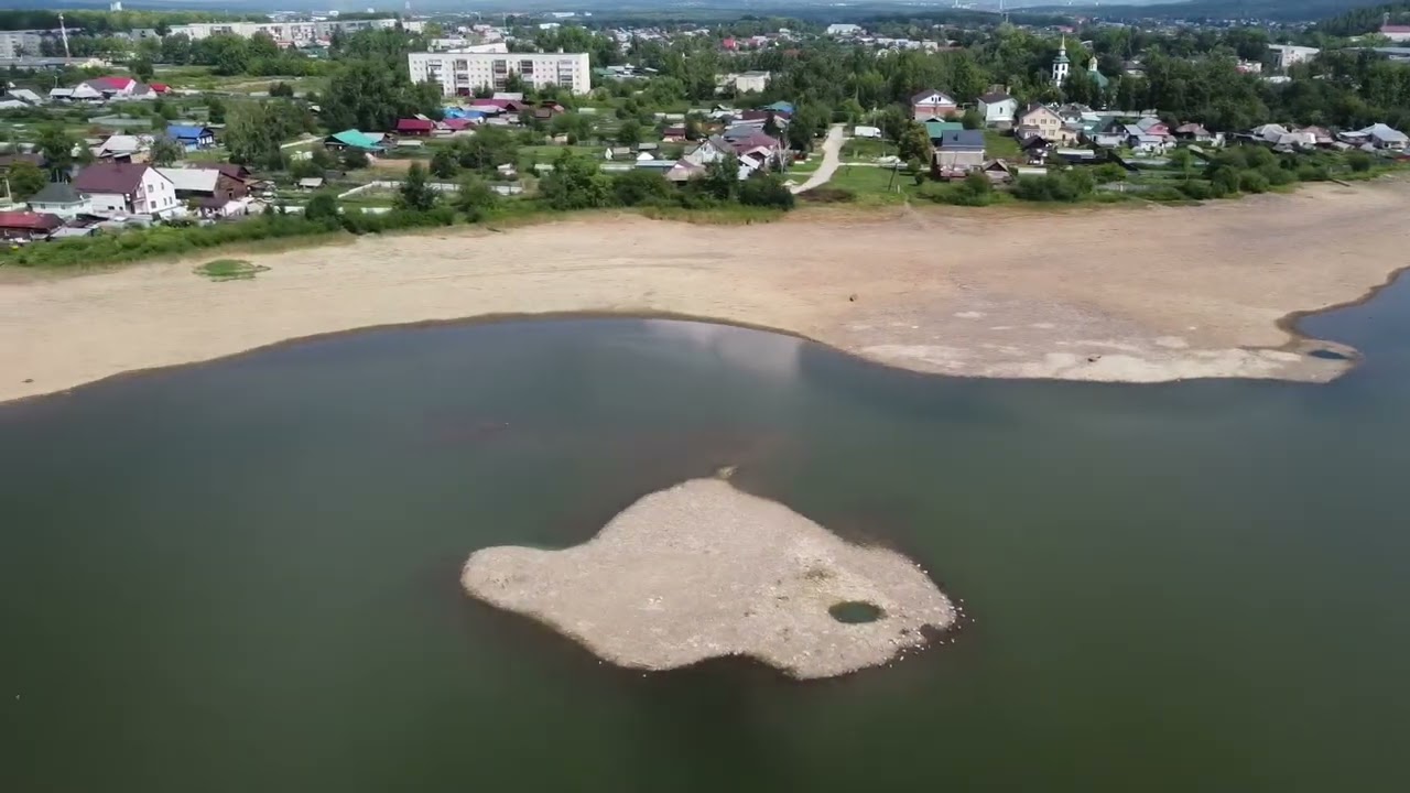 Обмелевший пруд в южной части Полевского