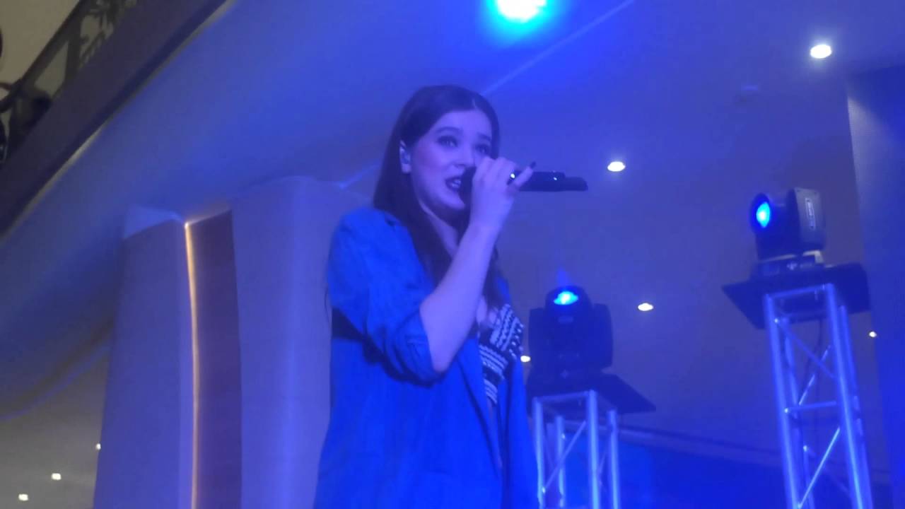 Hailee Steinfeld - Rock Bottom (Live in Manila)