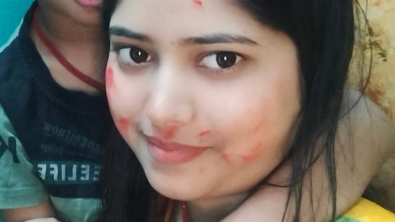 Holi ki aap sabhi ko dher sari shubhkamnaen aane Wale har Holi mein aapko aisi rang bhare Happy Holi