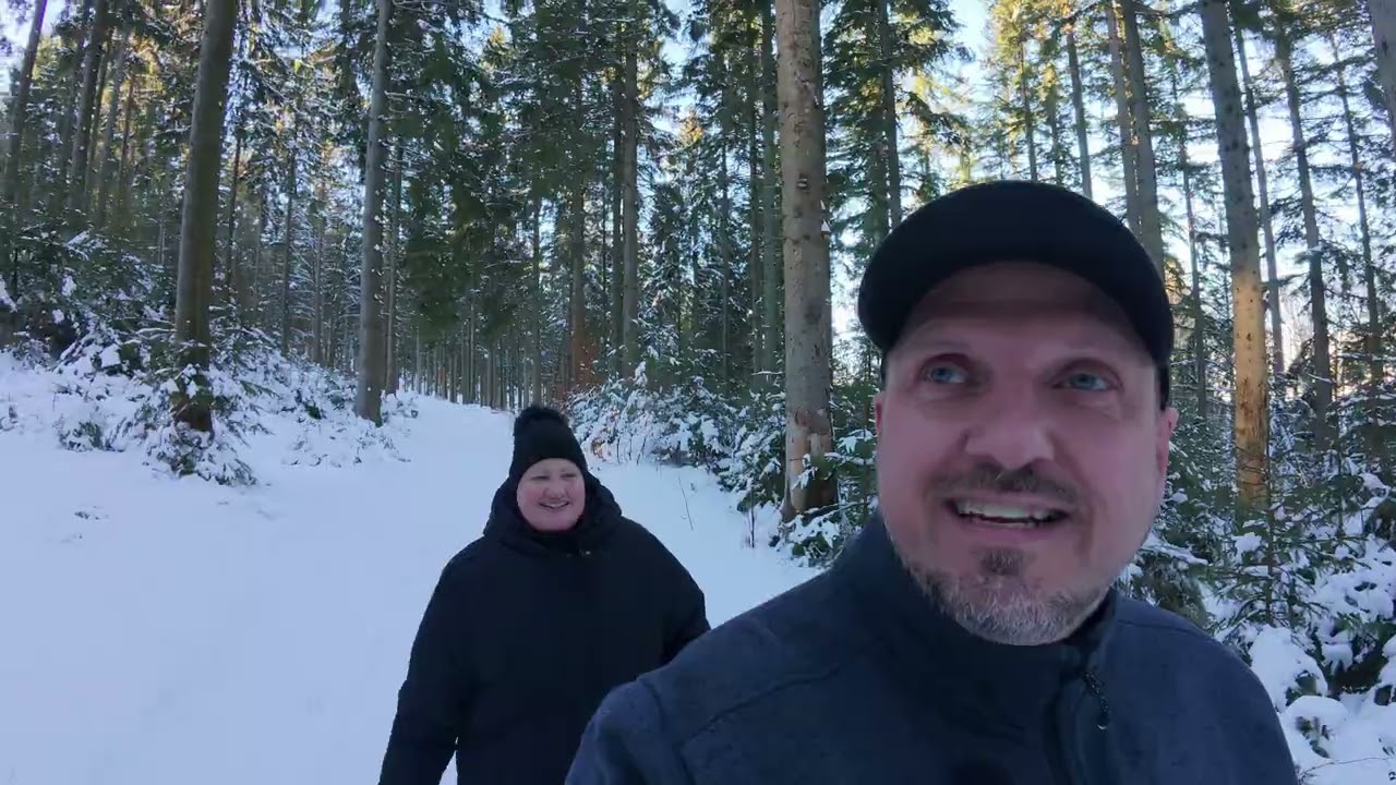 Vandring i et sneklædt Rold skov