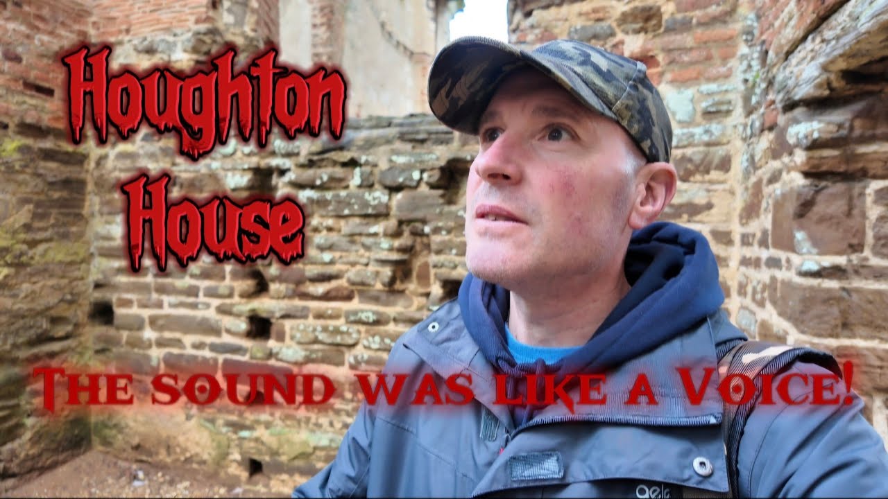 HAUNTED RUINS of HOUGHTON HOUSE- One of Bedfordshire Most Haunted sites!🕯🕯