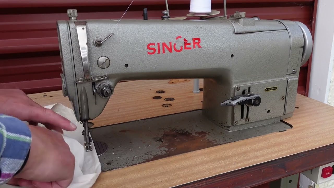 Singer 366K225 High Quality Industrial Sewing Machine from the 60s