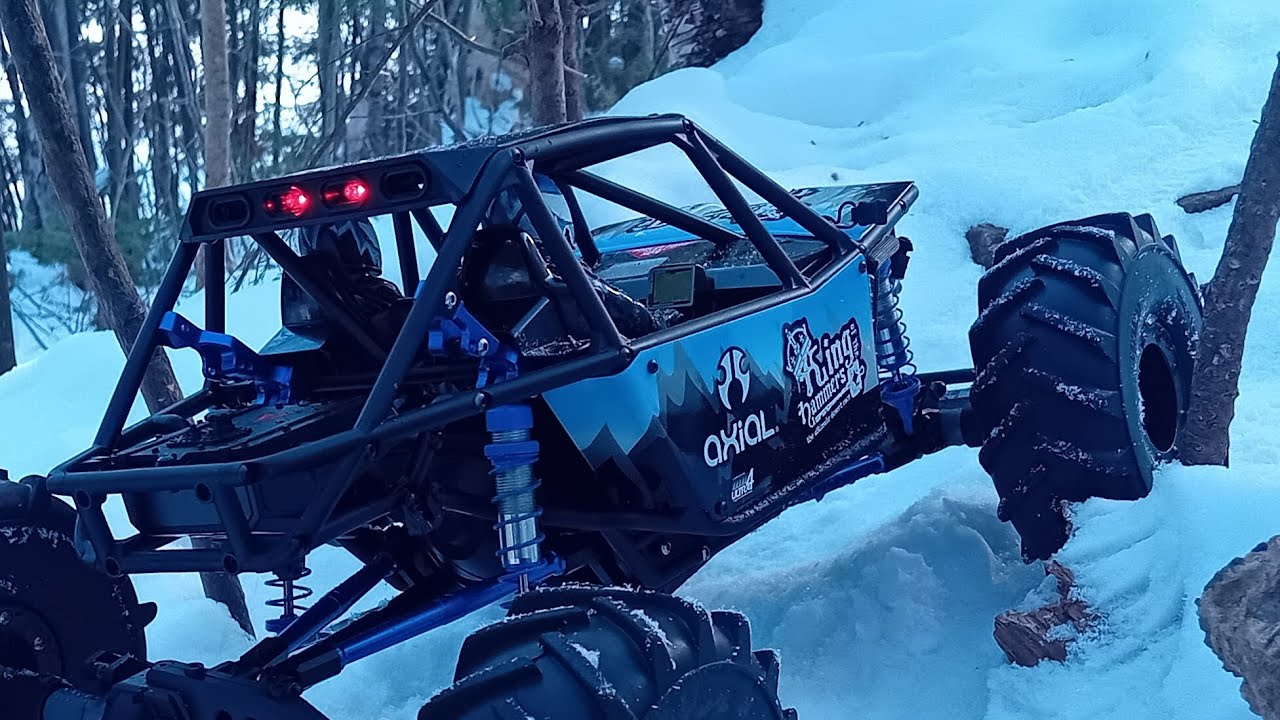 KOH Bomber running tractor tires and Tamiya Tundra on Ascender