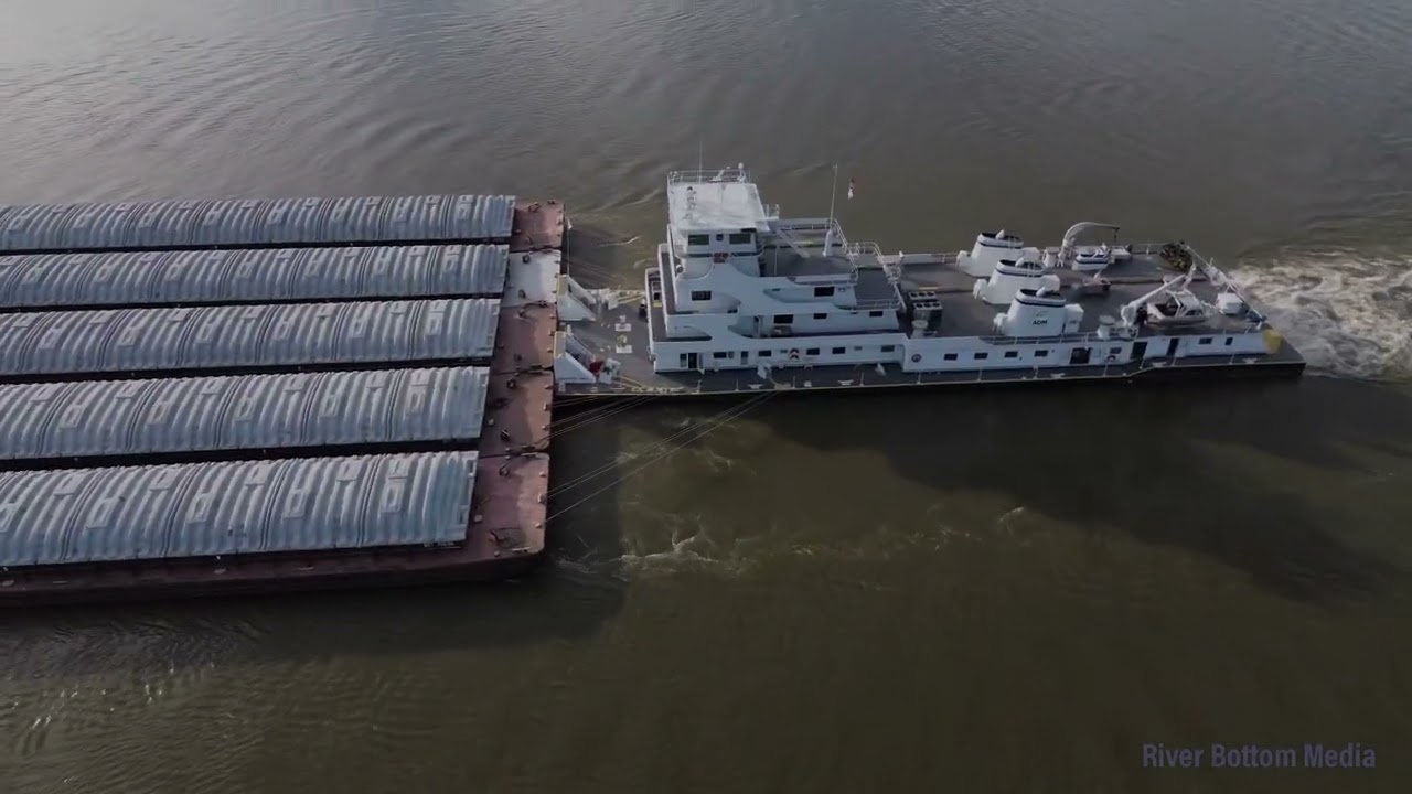ADM’s Cooperative Spirit Southbound Mississippi River in Extreme Record Low Water
