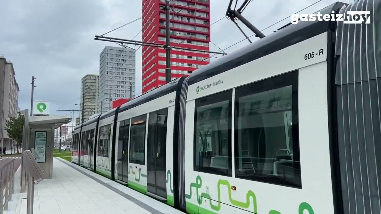 El tranvía ya circula por Salburua cada 15 minutos