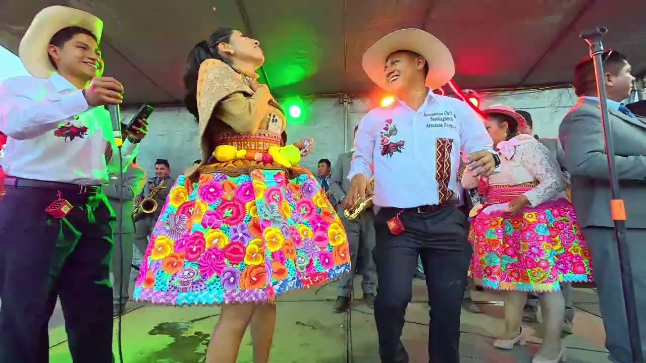 CARMENCITA DEL CENTRO - En la fiesta del Santiago - FAMILIA ARTEZANO PERALTA - SAPALLANGA 2025
