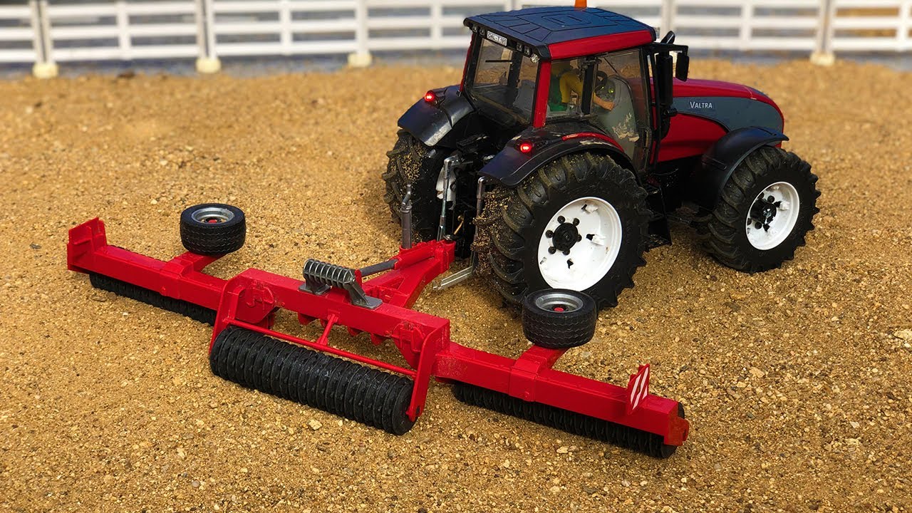 Amazing RC TRACTOR Bruder plowing!