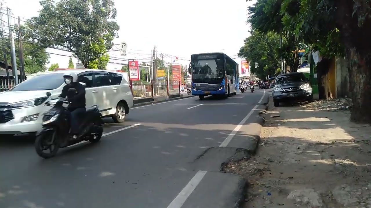 busway melintas kramat jati...
