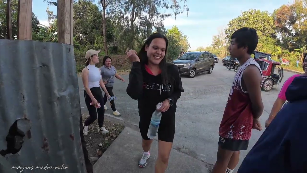 Jogging with mga pamangkin at mga pinsan.. Tara samahan nyo kami... 
