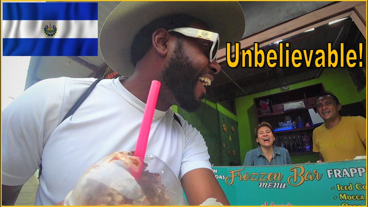🇸🇻 The Best Mango and Frappe Drink Shop in El Salvador is Located in an Abandoned Railway Station!