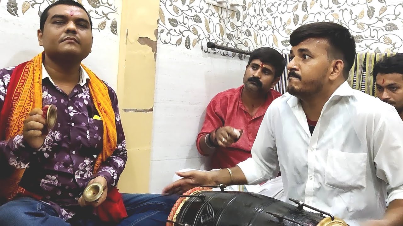 एक शेर... तो... दूसरा... बब्बर शेर... प्रशंसा के लिए शब्द ही नहीं हैं...!!!
